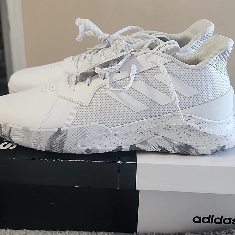 Adidas RunTheGame basketball shoes in"White/Grey Mens Size 13 - Picture 2 of 9